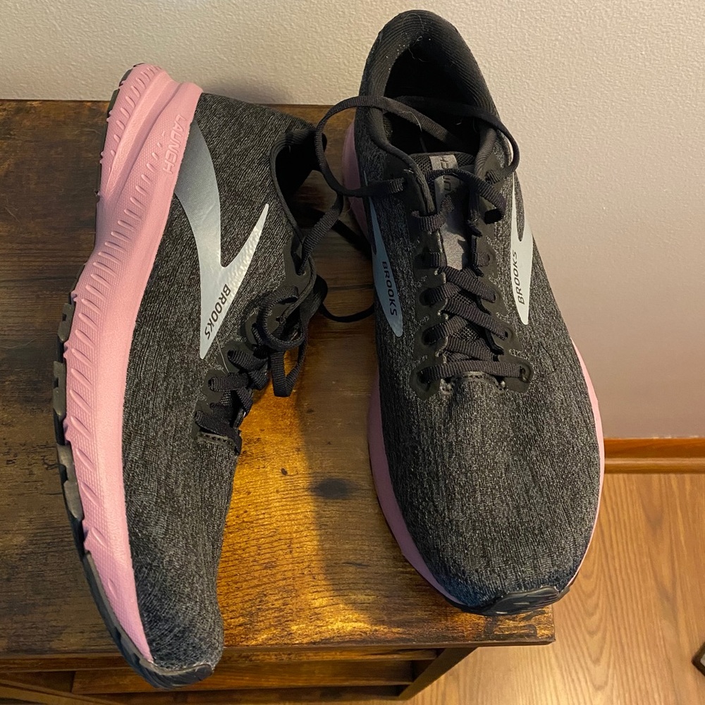 Like new Brooks launch 7 running shoes